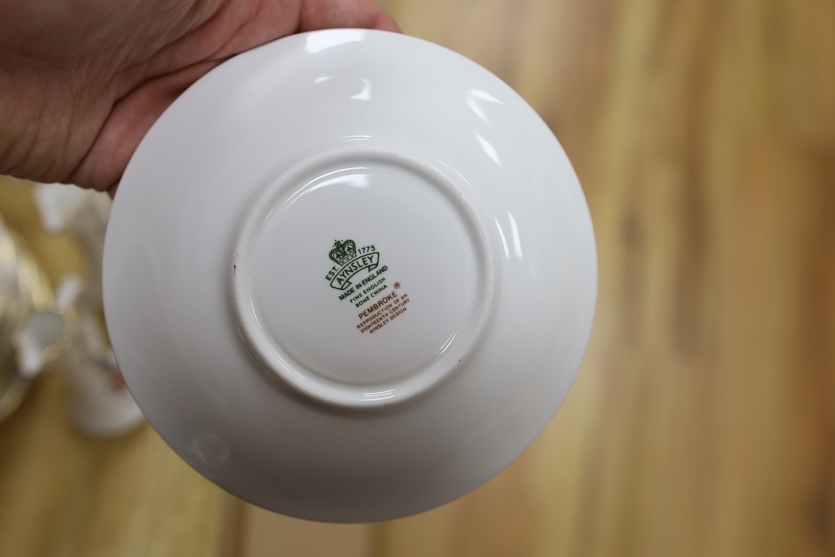 A large Aynsley ‘Pembroke’ dinner service